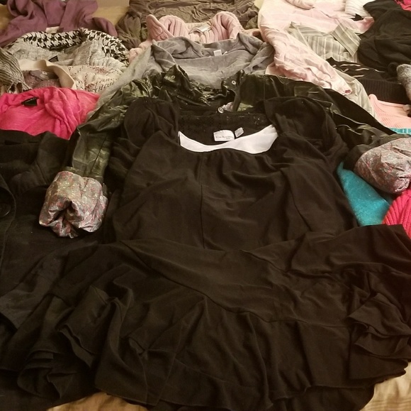HUGE Ladies Size Small Fall/Winter Clothes Bundle - Picture 1 of 6